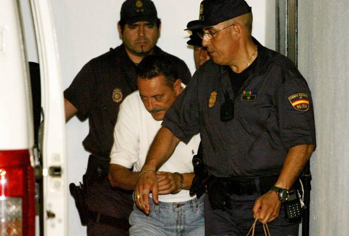 Julián Muñoz es trasladado a una prisión de Málaga en julio de 2006. 