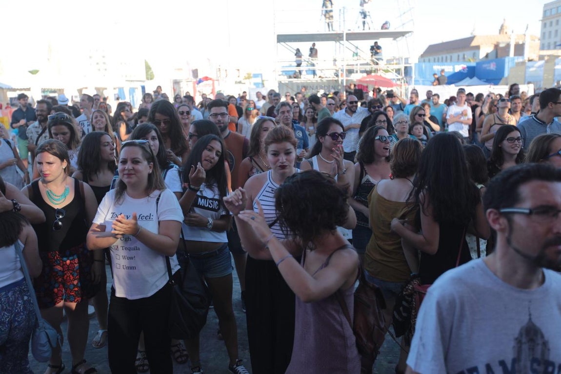 Primer día del festival No Sin Música en Cádiz, en imágenes