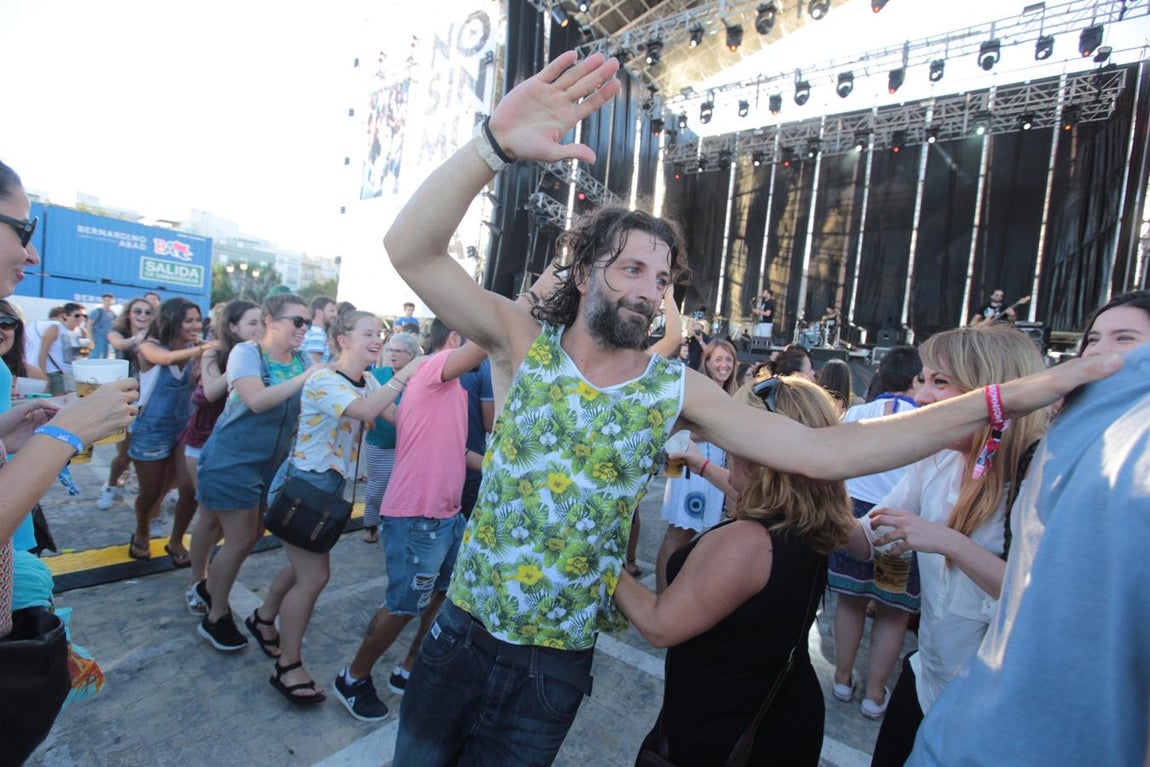 Primer día del festival No Sin Música en Cádiz, en imágenes