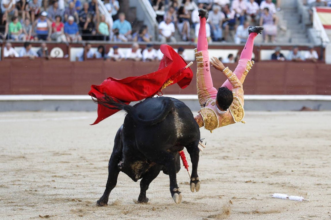 Imágenes del gravísimo triple percance de Pablo Belando en Las Ventas