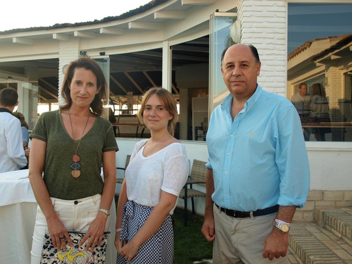Catalina Sustacha, Natalia y Victor Vélez.