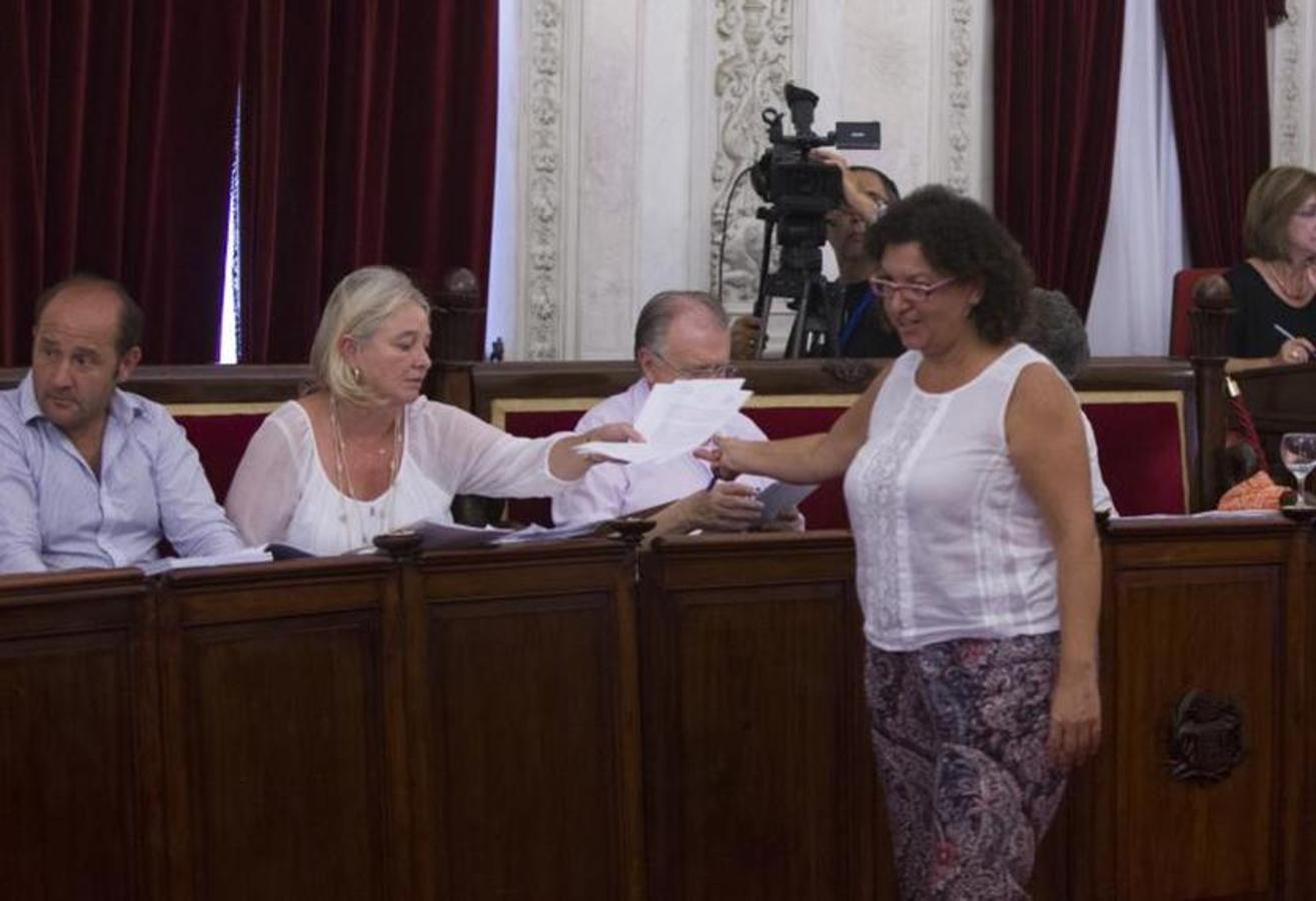 Así ha sido el Pleno en el Ayuntamiento de Cádiz