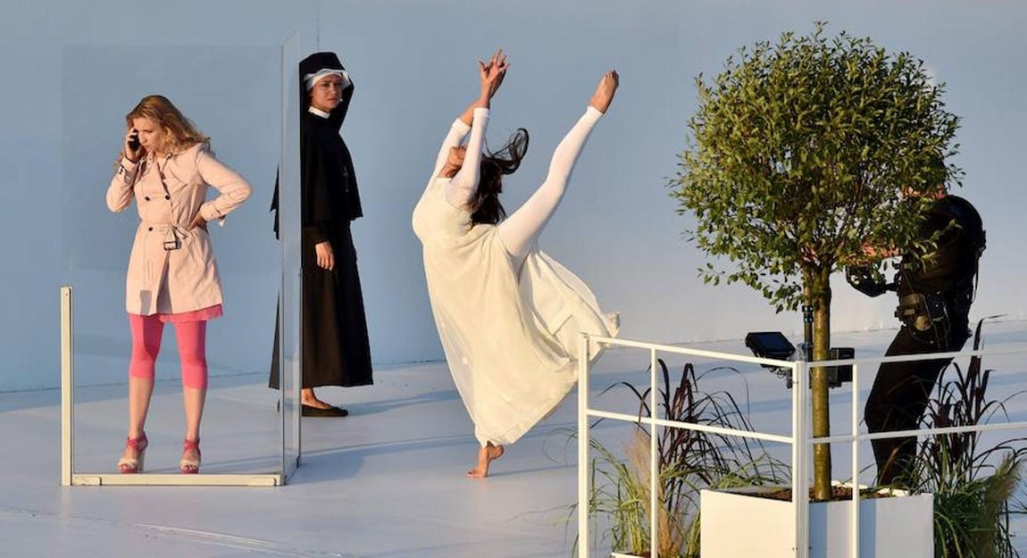 El Papa Francisco se reúne con los jóvenes para celebrar la vigilia en el campo de la Misericordia de Cracovia. 