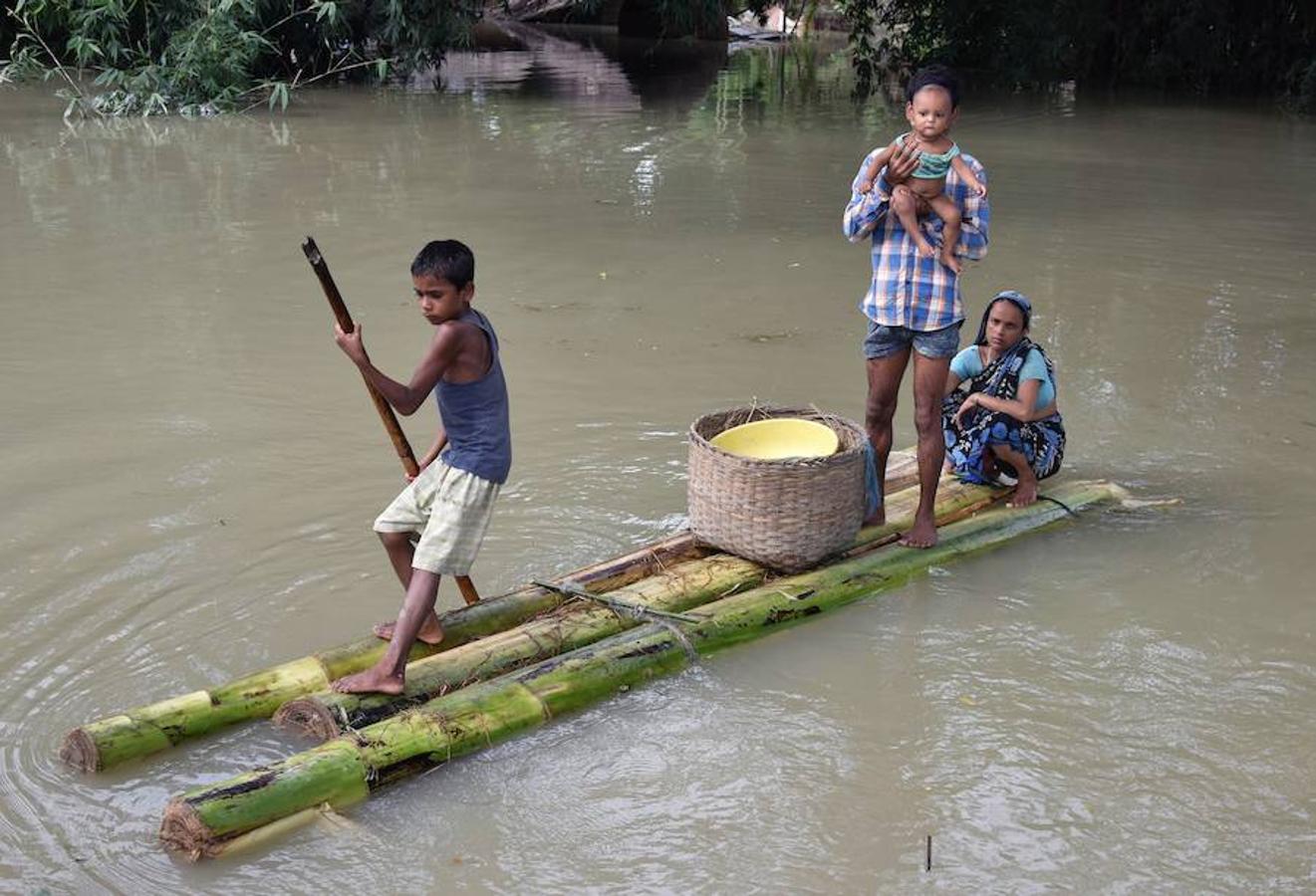 Las lluvias del monzon han provocado más de 400 muertes desde comienzos del verano en el sur de Asia. Las inundaciones han afectado a ocho millones de personas. 