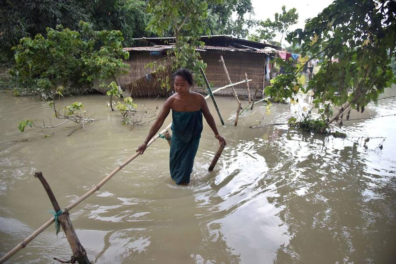 Las lluvias del monzon han provocado más de 400 muertes desde comienzos del verano en el sur de Asia. Las inundaciones han afectado a ocho millones de personas. 