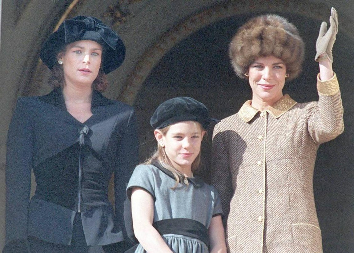 El 3 de octubre de 1990 murió su padre. Este hecho marcaría su vida y la de sus hermanos Andrea y Pierre Casiraghi. 