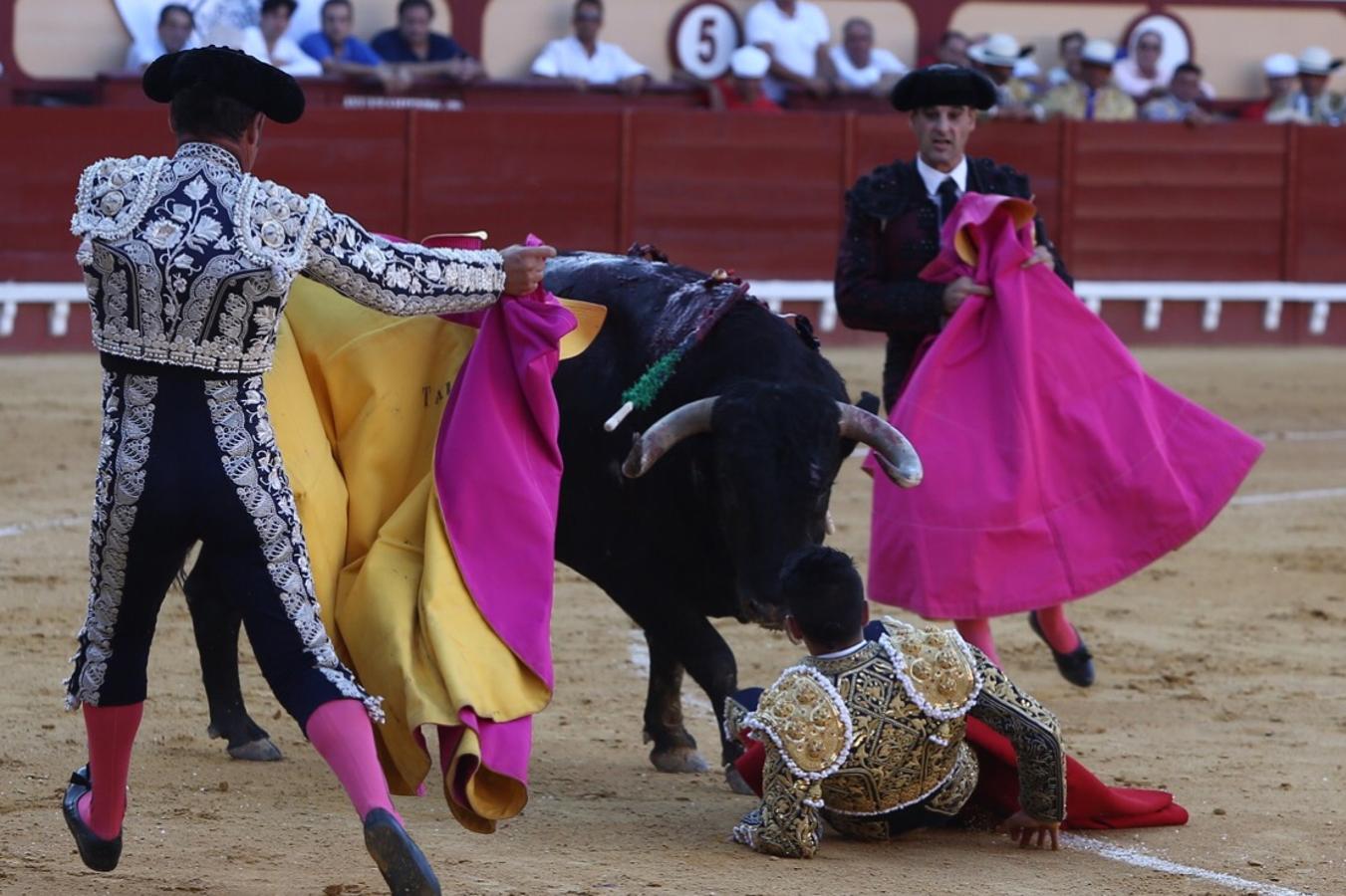 Morante, Castella y Borja Jiménez sellan una tarde de arte en El Puerto