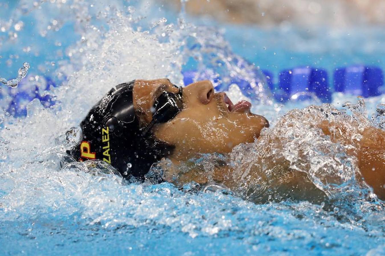 Entre los 16 mejores del mundo. El nadador español Hugo Gonzalez de Oliveira se ha conseguido colar entre los 16 mejores nadadores del mundo en los 100 de espalda. Por desgracia, no ha conseguido clasificar para la final, aunque a su corta edad es un logro más que impresionante