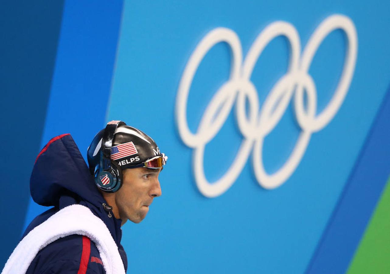 Un duelo made in USA. EE.UU. está feliz por partida doble. Michael Phelps y Ryan Lochte clasifican primero y segundo para las finales del 200 combinado individual. Curioso ha sido el duelo que han mantenido los dos nadadores disputándose el primer y segundo puesto, que se ha decantado en los últimos 50 metros del lado de Phelps