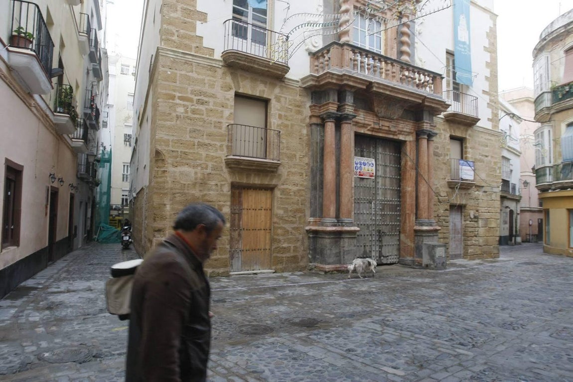 Imágenes de una rehabilitación pendiente en la Casa del Almirante