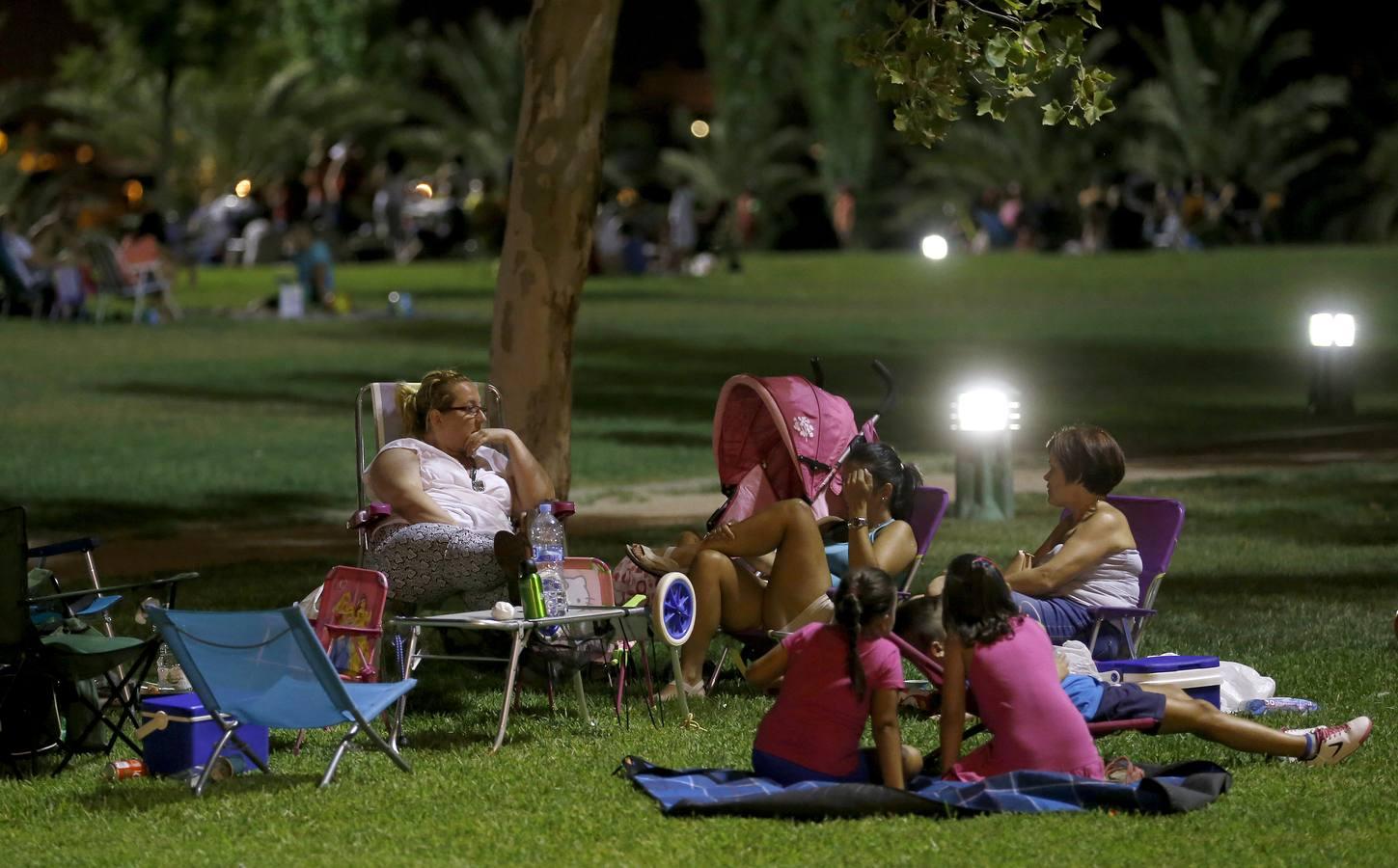 En imágenes, un solaz de frescor junto al río