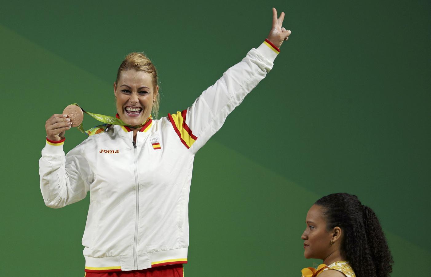 Halterofilia. Lydia Valentín ha conseguido la cuarta medalla al alzarse con el bronce en la prueba de 75 kilos. Por un solo kilo no consiguió la plata