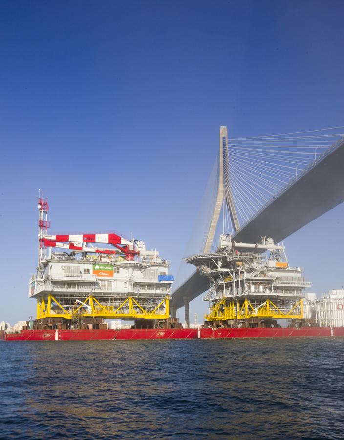 La plataforma de Iberdrola parte hacia el parque eólico marino Wikinger