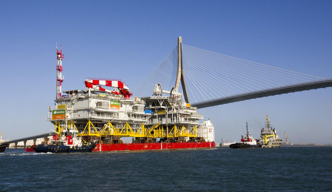 La plataforma de Iberdrola parte hacia el parque eólico marino Wikinger