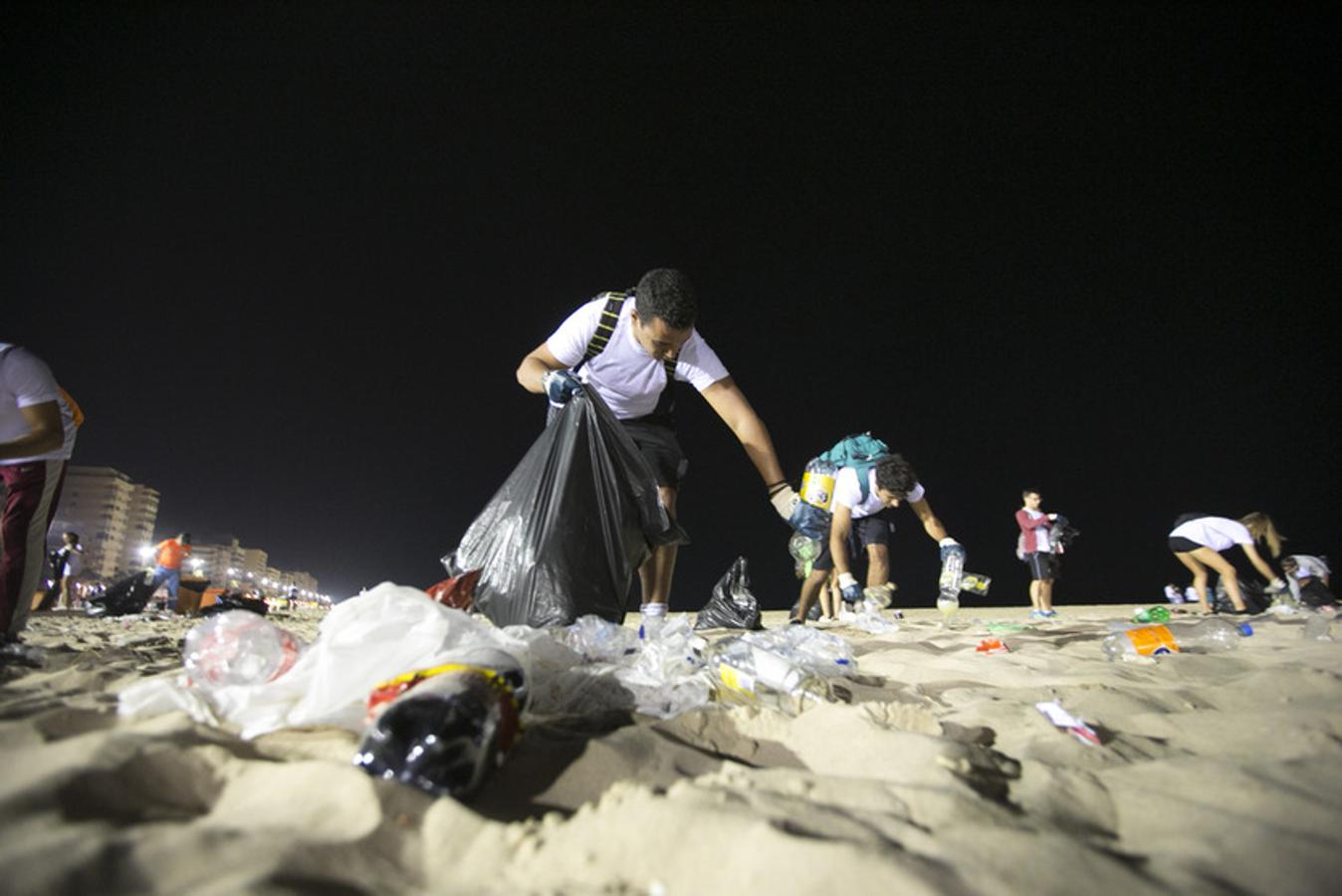 Así ha sido la recogida de basura tras las barbacoas de Carranza 2016