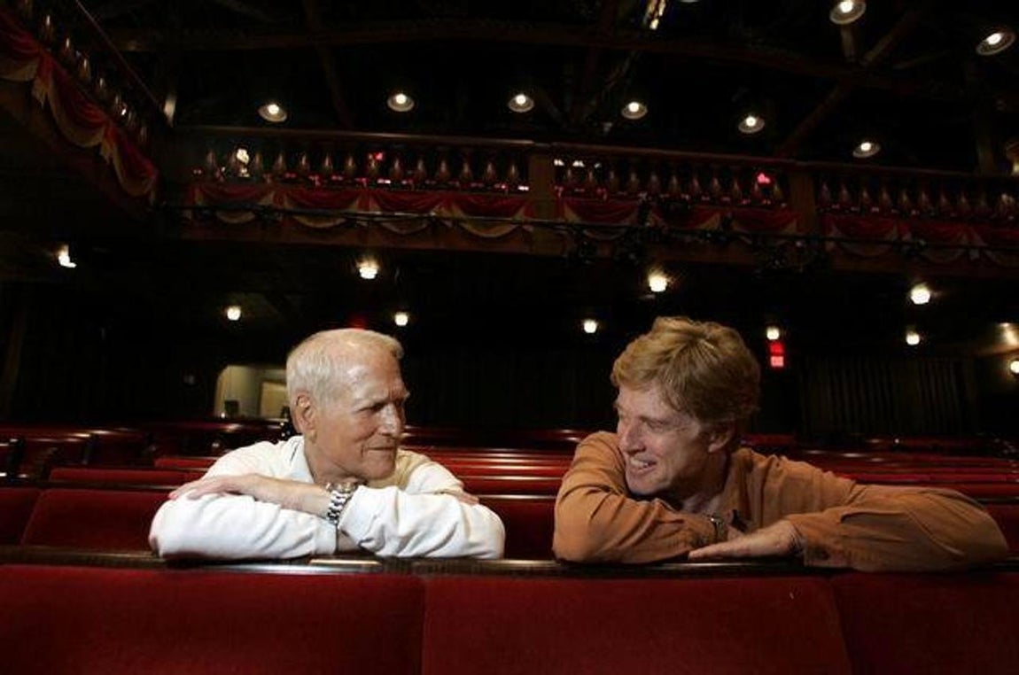 Paul Newman. En el western «Dos Hombres y Un Destino» coincidió por primera vez con Paul Newman y George Roy Hill. Los tres volvieron a colaborar en uno de sus films más exitosos y famosos, «El Golpe» (1973). Les unía una gran amistad delante y detrás de las cámaras