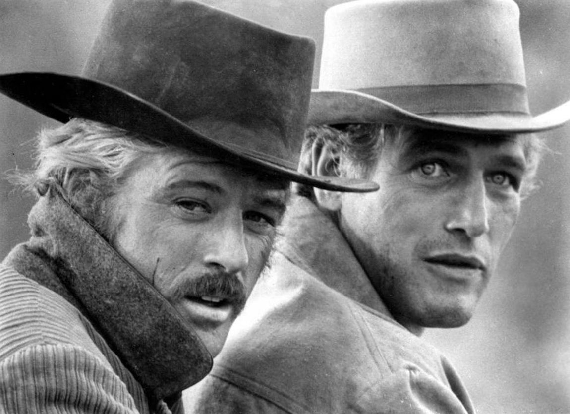 Compartiendo escena con Paul Newman. Un jovencísimo Robert Redford protagonizó la película «Dos hombres y un destino» con Paul Newman y Katherine Ross. En la película intrepretó al indomable «The Sundance Kid» frente al inolvidable «Butch Cassidy» de Newman