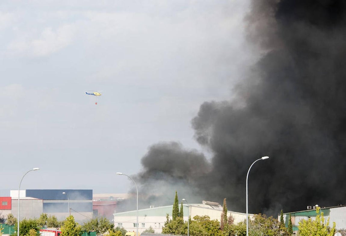07. Ha precisado que las mediciones realizadas hasta el momento por la estación medidora de la calidad del aire que ha enviado la Consejería de Medio Ambiente indican valores "que no son desfavorables y se encuentran dentro de los parámetros considerados normales".
