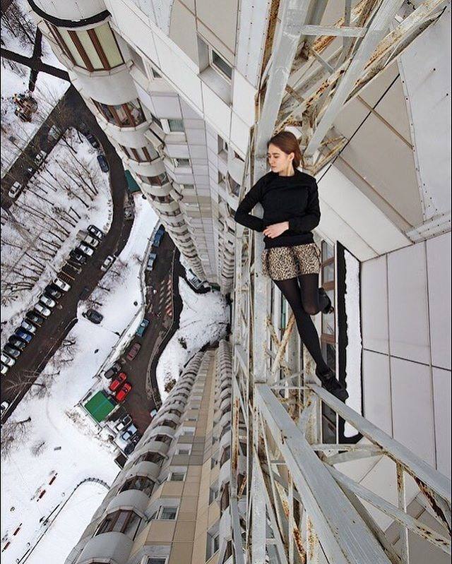 Grúas, andamios, rascacielos... cuánto más alto, mejor para Angela.. 