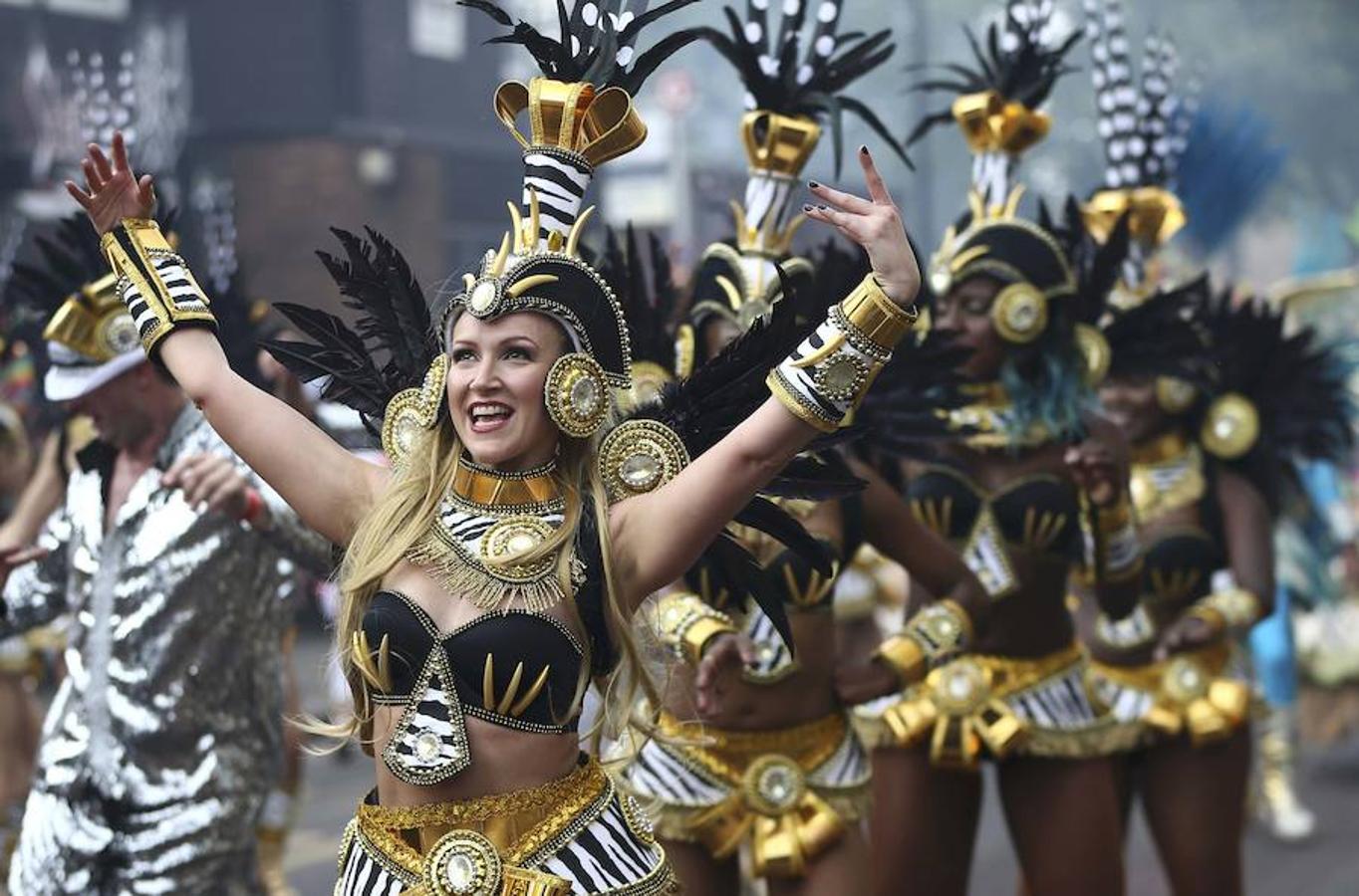 Un grupo del desfile celebran esta tradición de la cultura brasileña. 