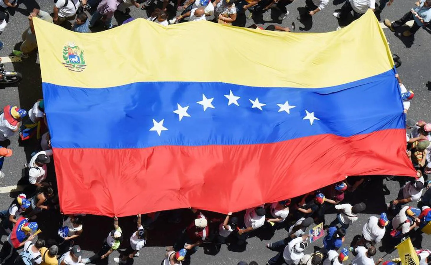El Gobierno de Nicolás Maduro ha prohibido los vuelos privados y drones, por lo que resulta díficil conseguir imágenes aéreas de la manifestación
