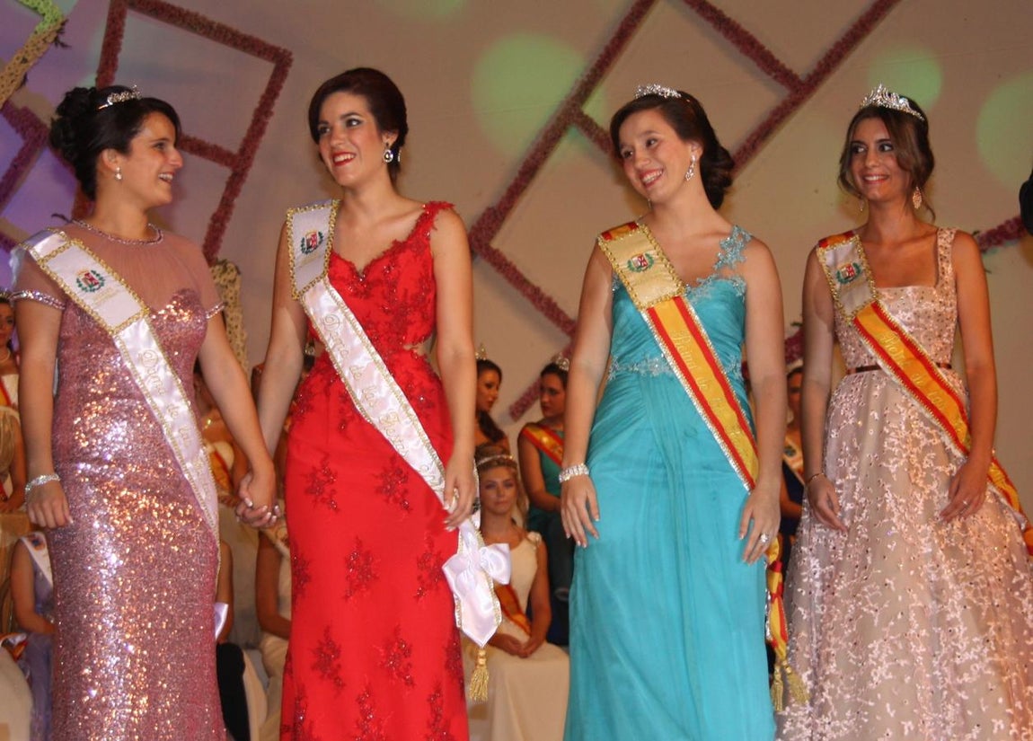 Reina y damas de las fiestas de Miguel Esteban. 
