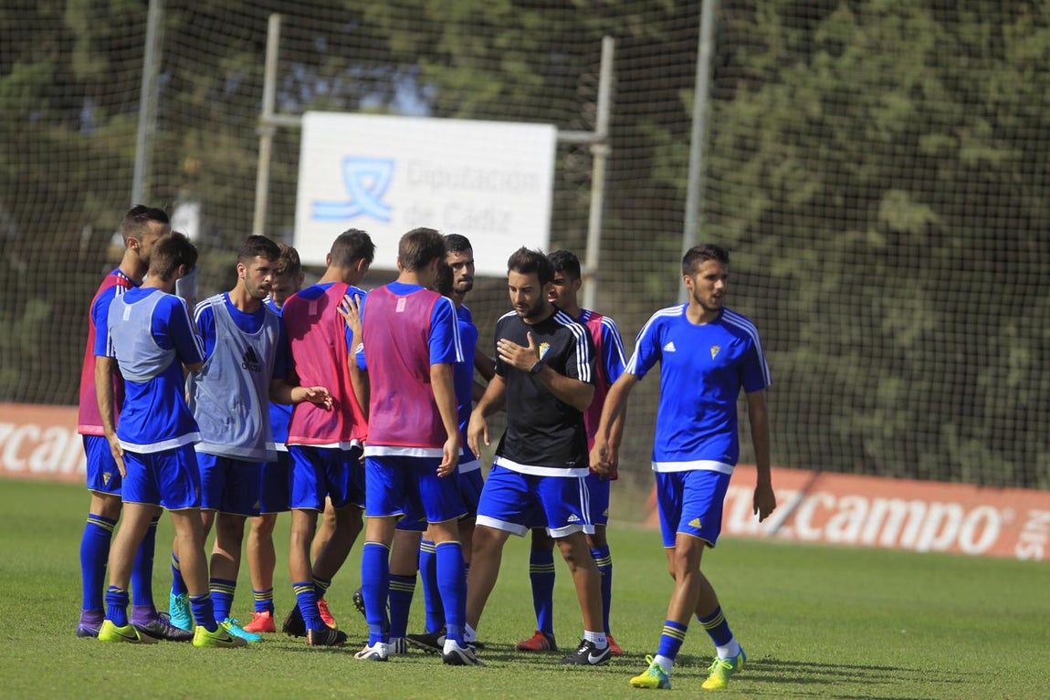 Las imágenes del Cádiz B - Xerez CD (1-0)