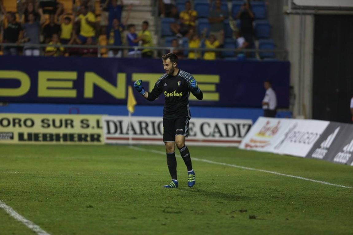 Fotos: El Cádiz se impone en los penaltis (3-2)