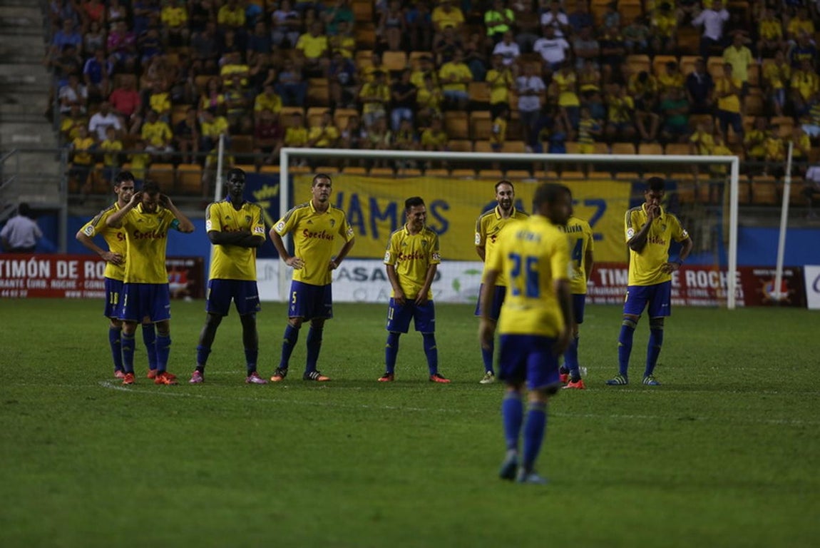 Fotos: El Cádiz se impone en los penaltis (3-2)