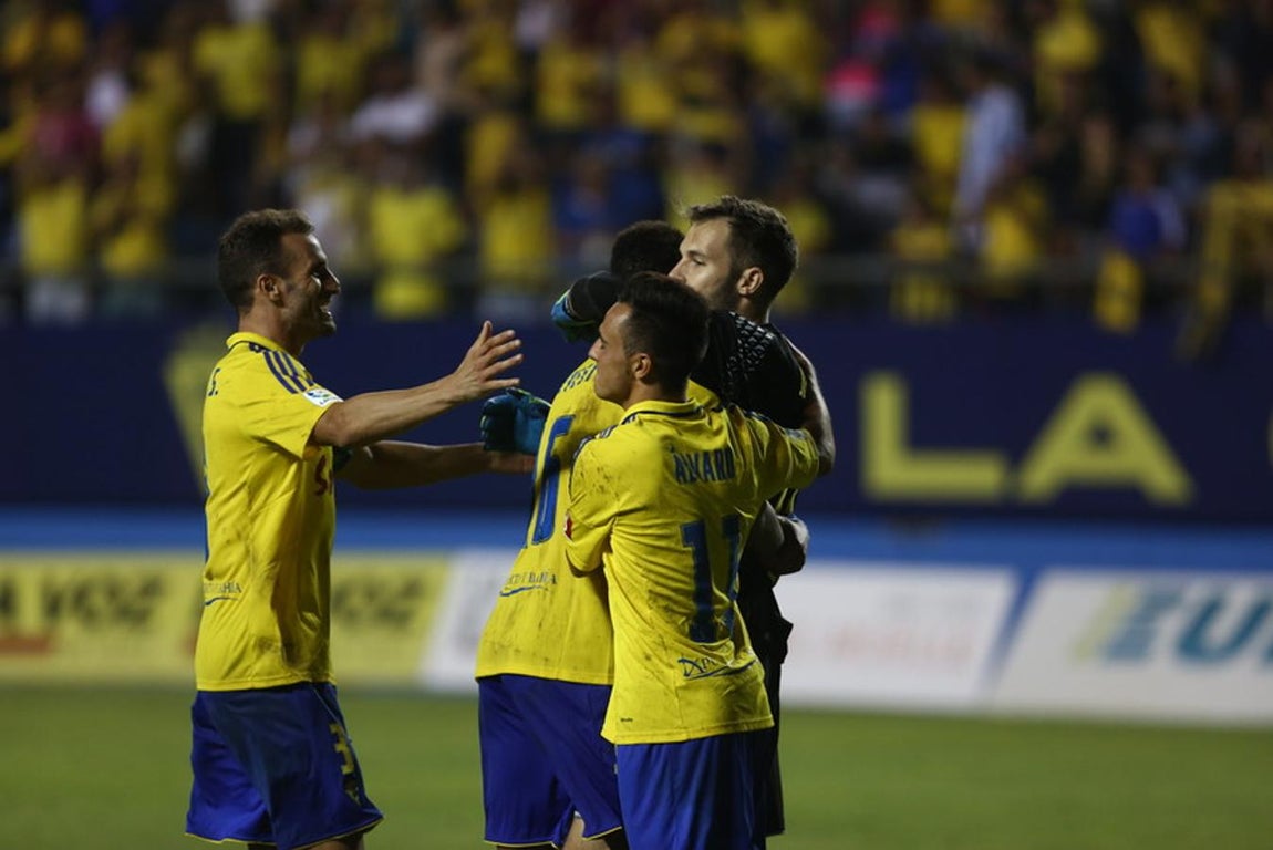 Fotos: El Cádiz se impone en los penaltis (3-2)