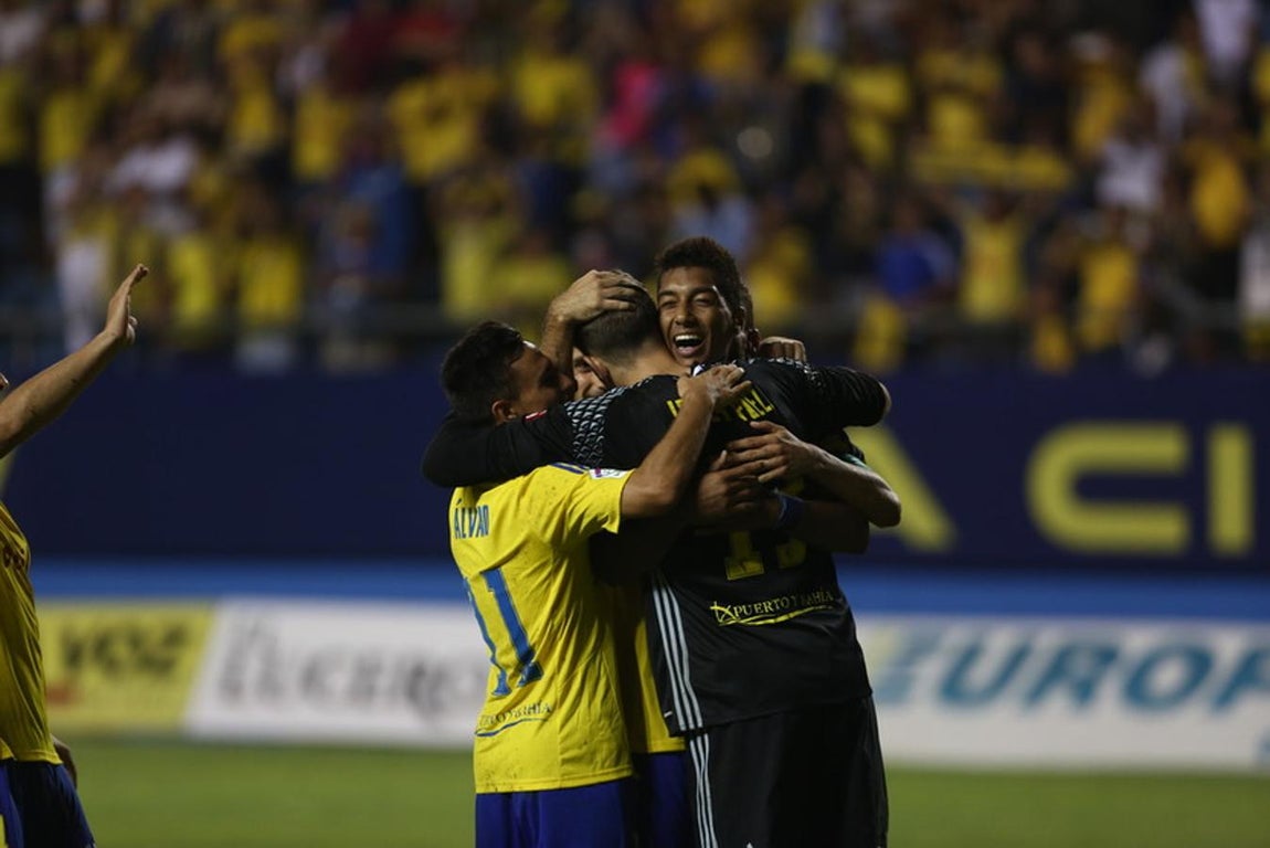 Fotos: El Cádiz se impone en los penaltis (3-2)