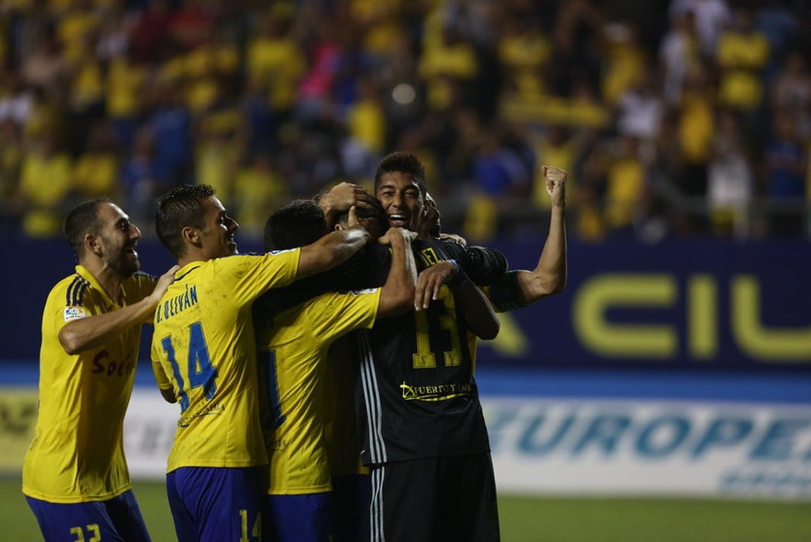Fotos: El Cádiz se impone en los penaltis (3-2)