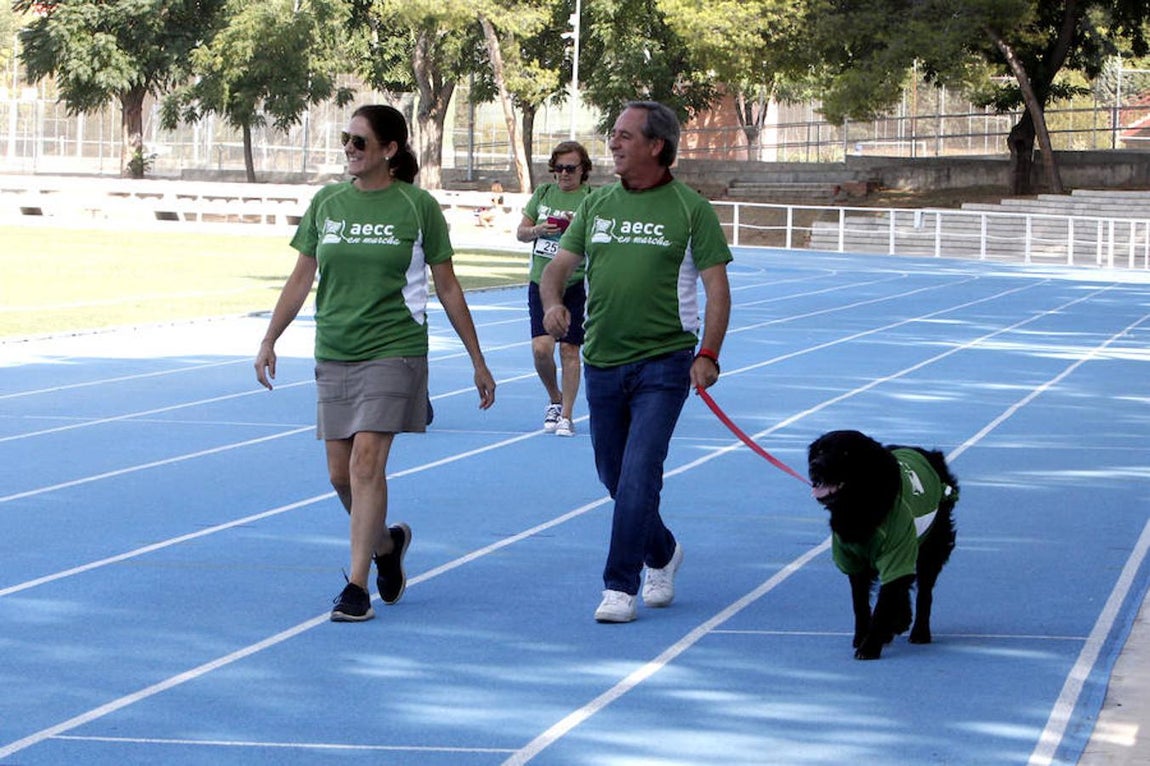 Ángel Nicolás, presidente de Fedeto, con su perro, también se sumó a la marcha. 