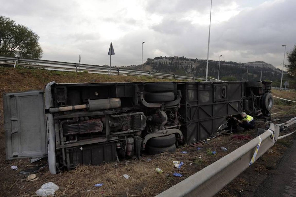Vuelca un autobús que llevaba turistas al Aeropuerto de Barcelona