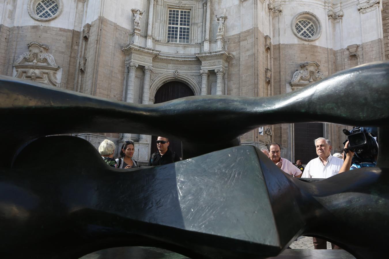 Fotos: Exposición con seis bronces monumentales del escultor Henry Moore