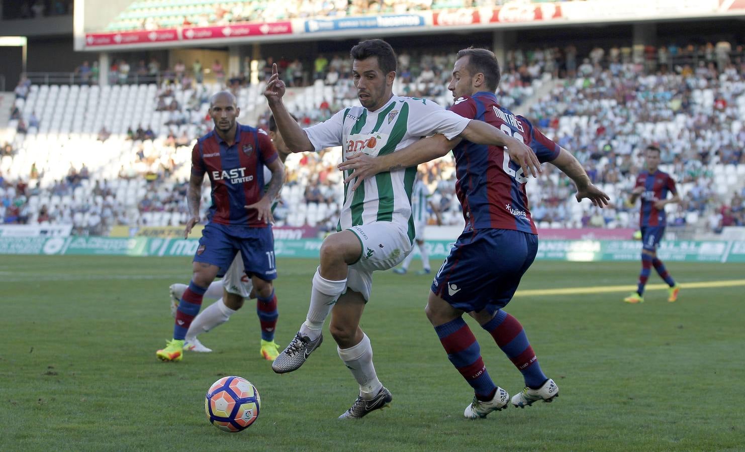 El Córdoba-Levante, en imágenes