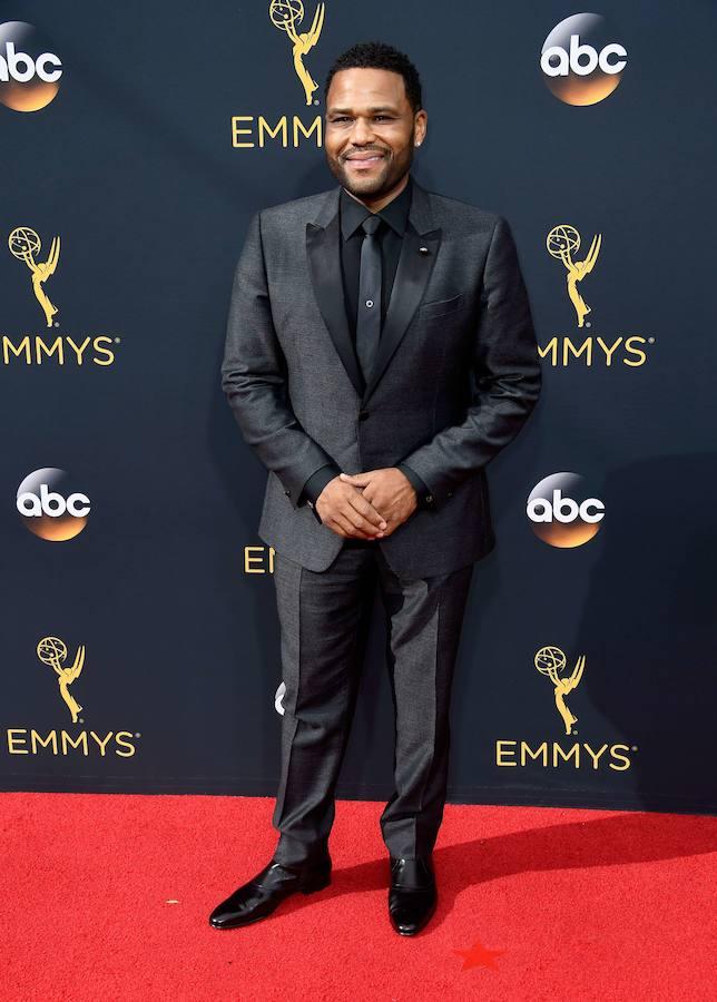 Anthony Anderson a su llegada a los Emmys