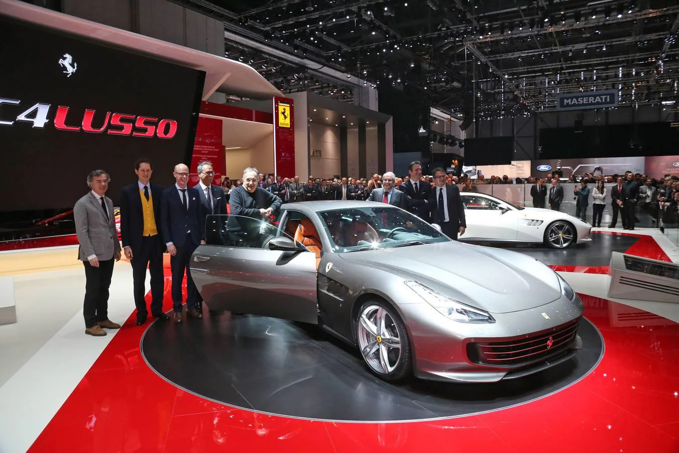 El Ferrari GTC4Lusso T, con 610 caballos, hará su debut en el Salón del Automóvil de París