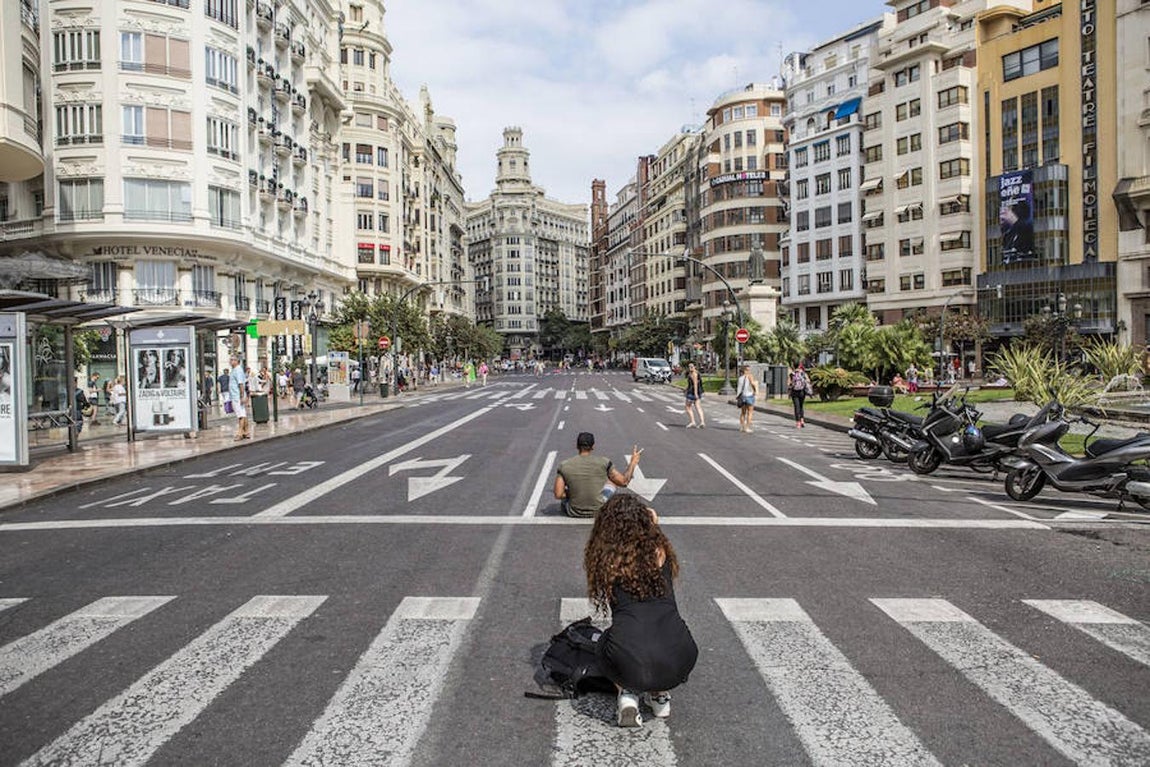 Día sin coches en la Plaza del Ayuntamiento de Valencia. 