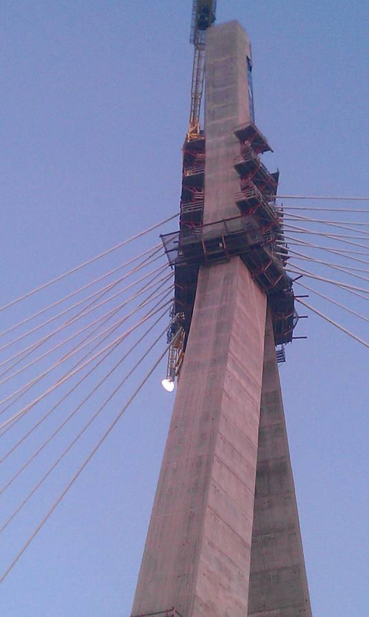 Vistas de las obras del Segundo Puente desde la grúa de la pila 12