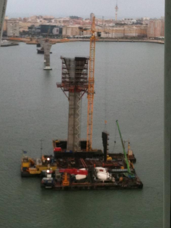 Vistas de las obras del Segundo Puente desde la grúa de la pila 12