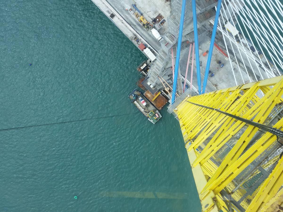 Vistas de las obras del Segundo Puente desde la grúa de la pila 12