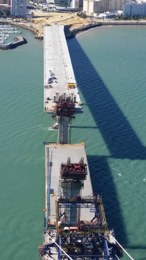 Vistas de las obras del Segundo Puente desde la grúa de la pila 12