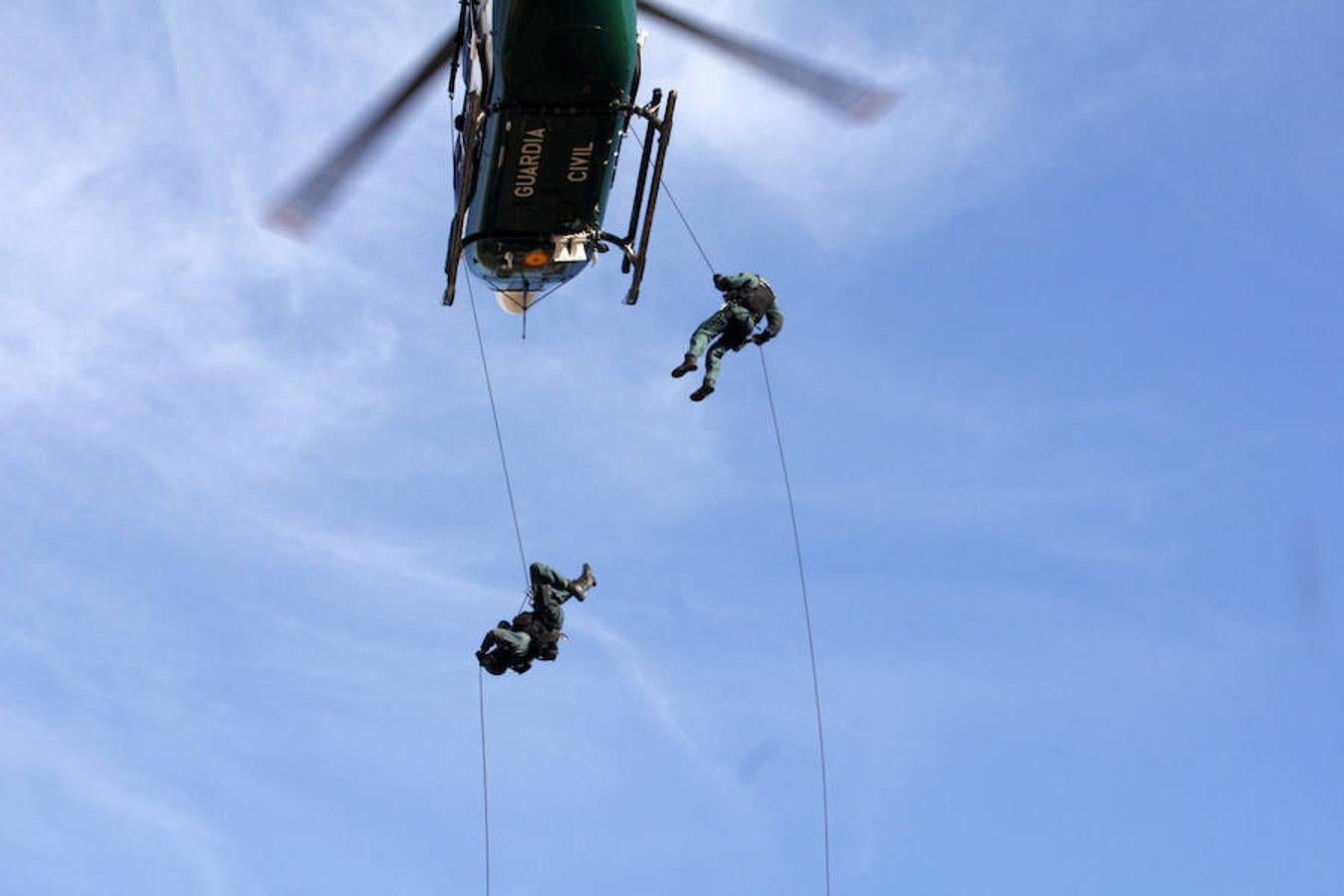 Exhibición de la Guardia Civil en la plaza de toros