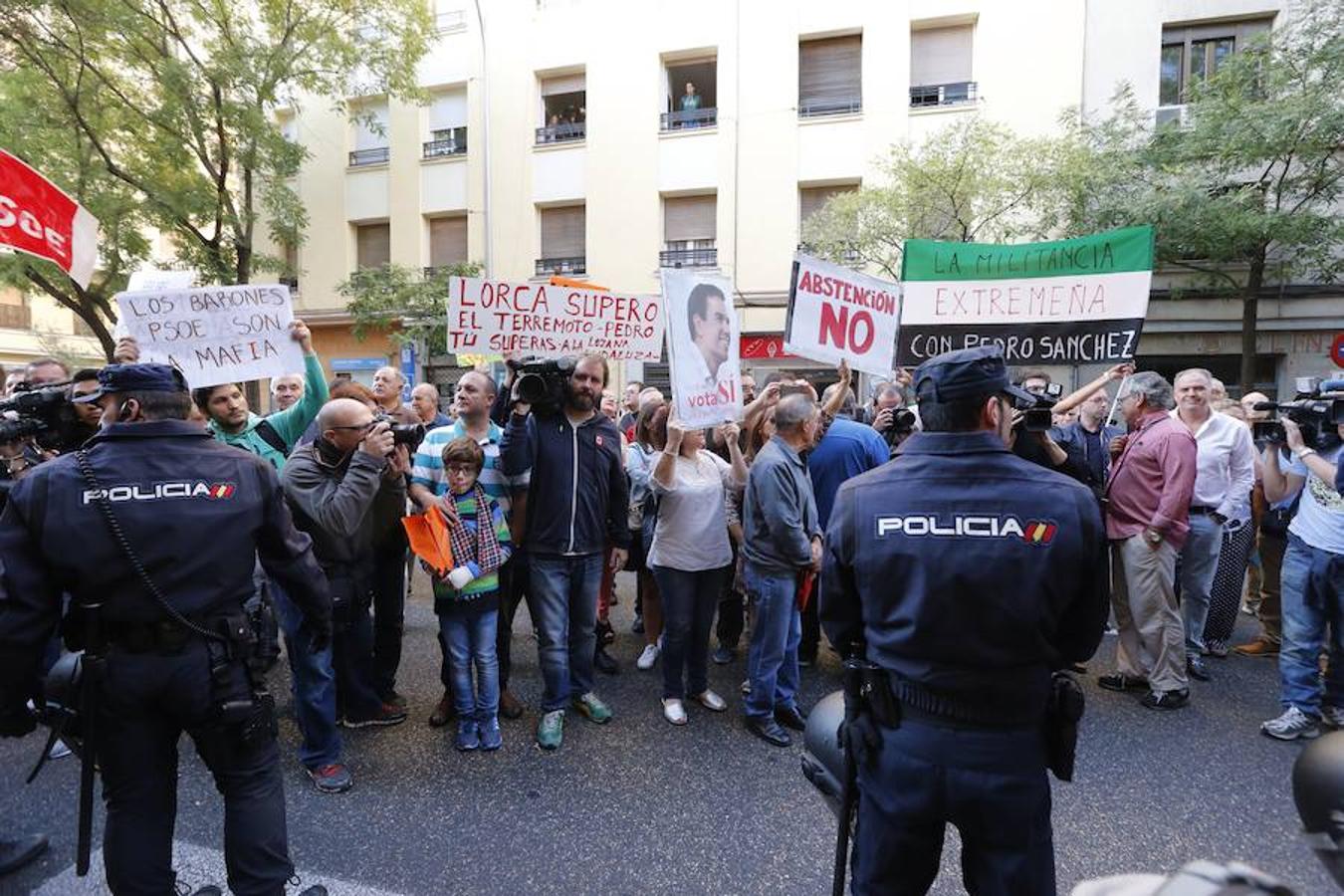 Los militantes se han mezclado con la Policía. 