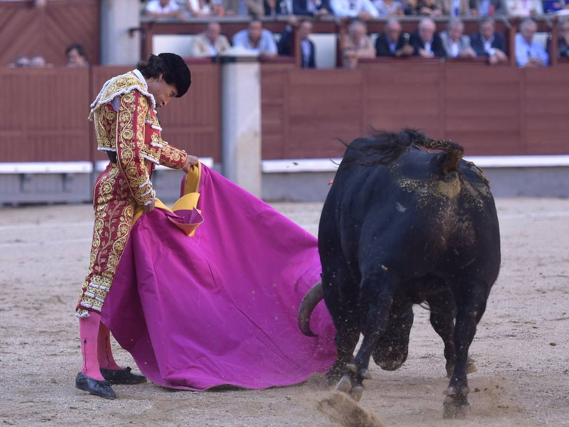 Las épicas faenas de Curro Díaz y José Garrido en la Feria de Otoño, foto a foto