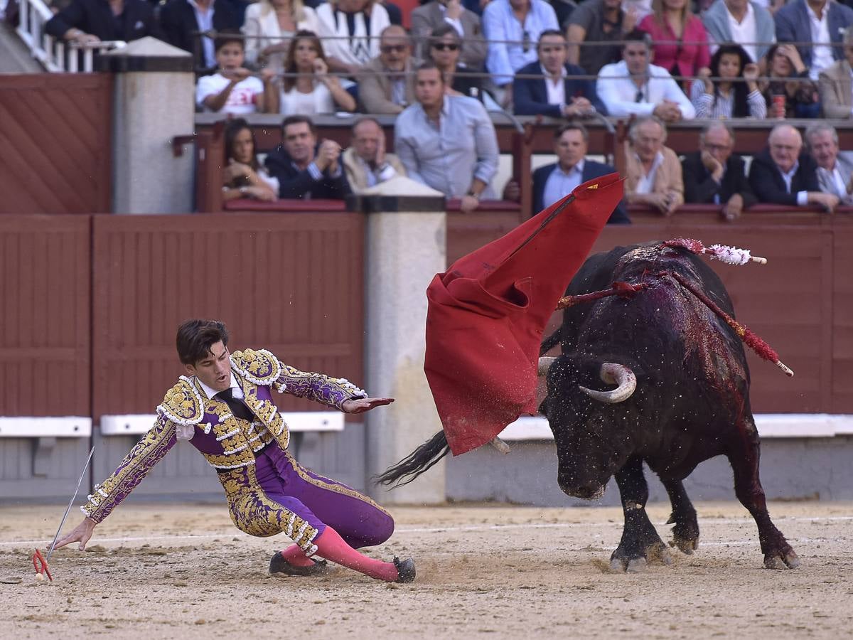 Secuencia de los espeluznantes percances de José Garrido en Las Ventas