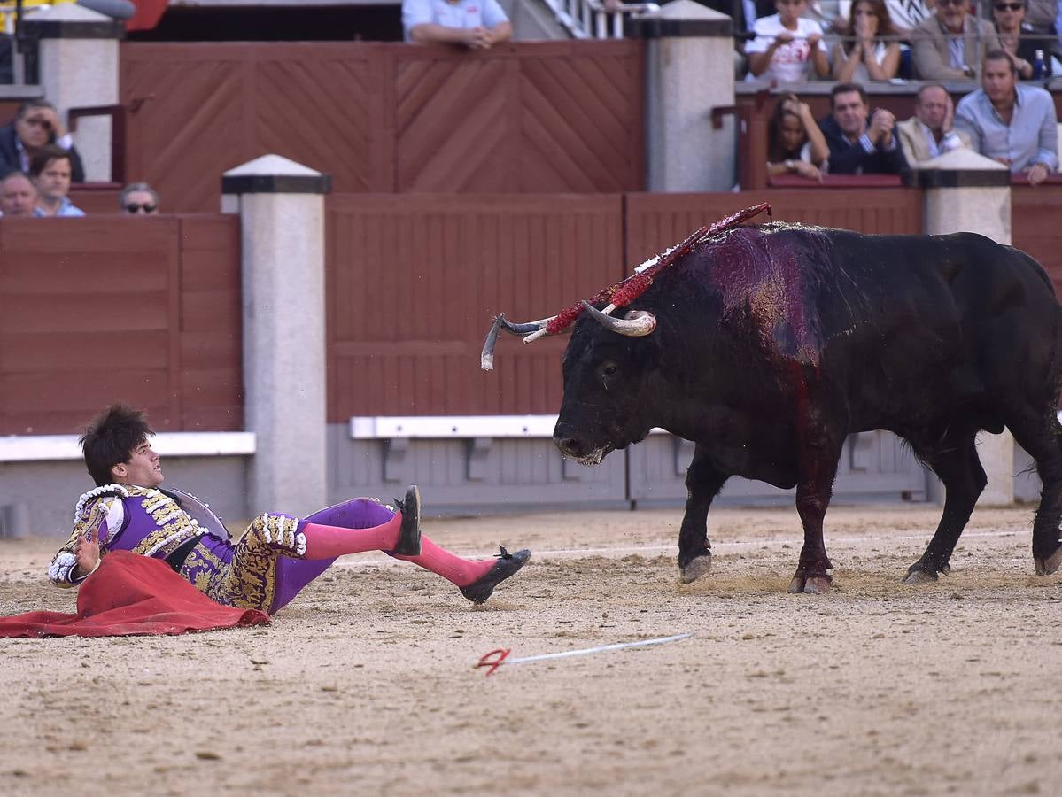 Secuencia de los espeluznantes percances de José Garrido en Las Ventas