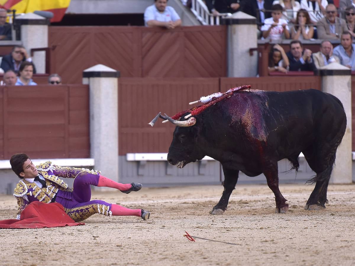 Secuencia de los espeluznantes percances de José Garrido en Las Ventas