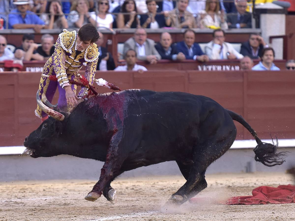 Secuencia de los espeluznantes percances de José Garrido en Las Ventas